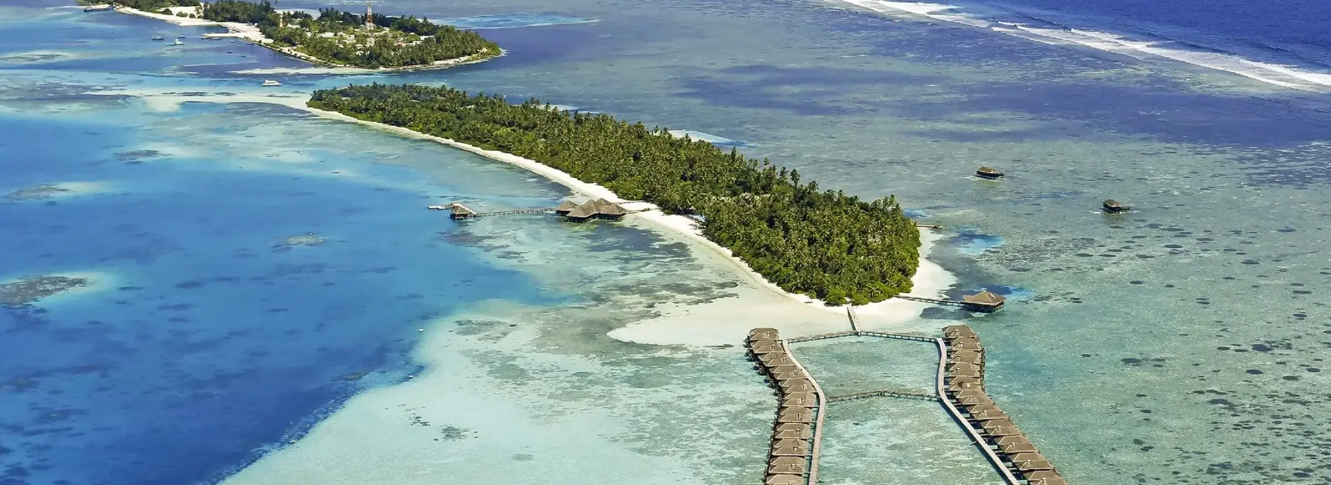 carousel - Medhufushi Island Resort1