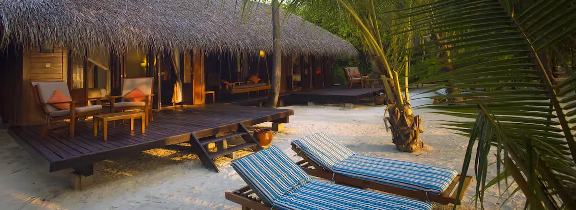 carousel - Medhufushi Island Resort3